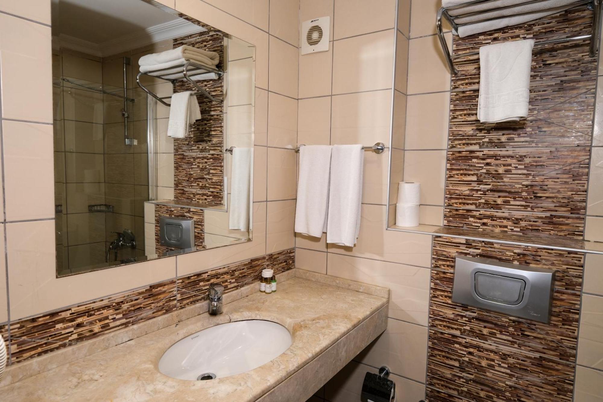 Junior Suite,1637716384:JPEG